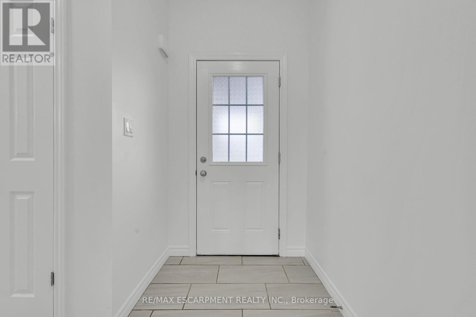 1318 CAEN AVENUE, Woodstock (Woodstock - North) — photo 6
