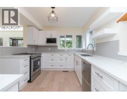 Kitchen - 2745 Green Vale Ave, Saanich, BC V8N1S3 Photo 11