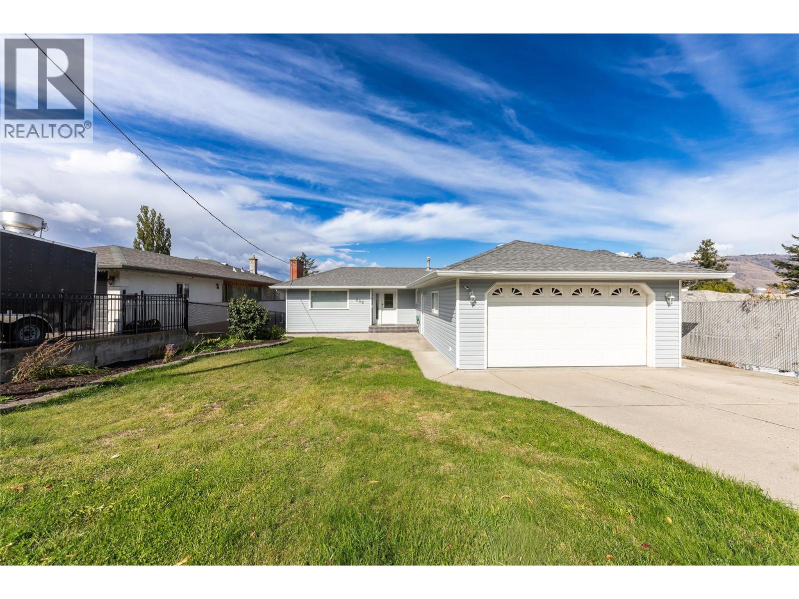 690 Fraser Street - 32