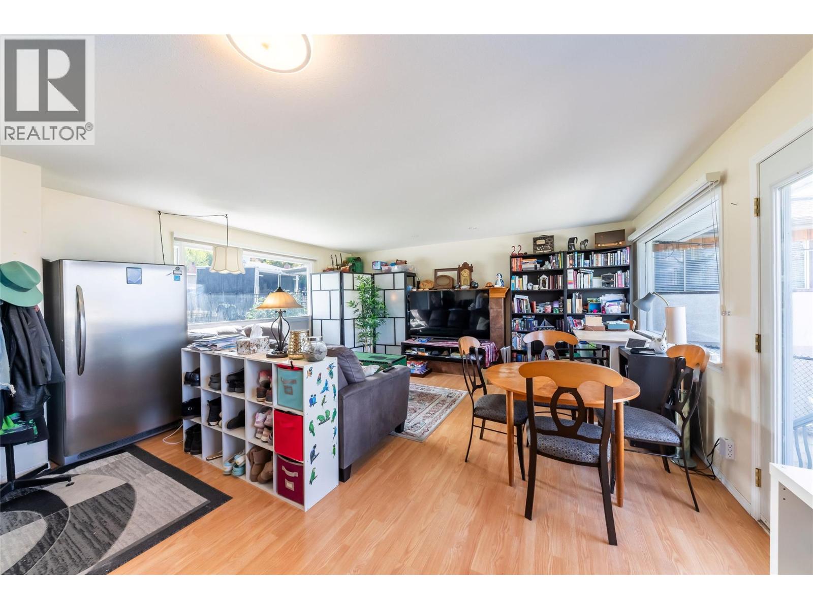 690 Fraser Street - 6