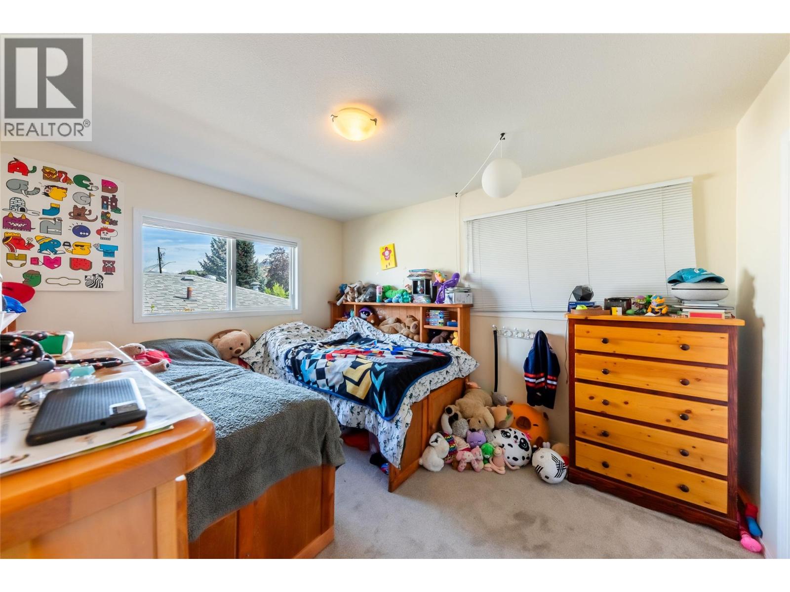690 Fraser Street - 17