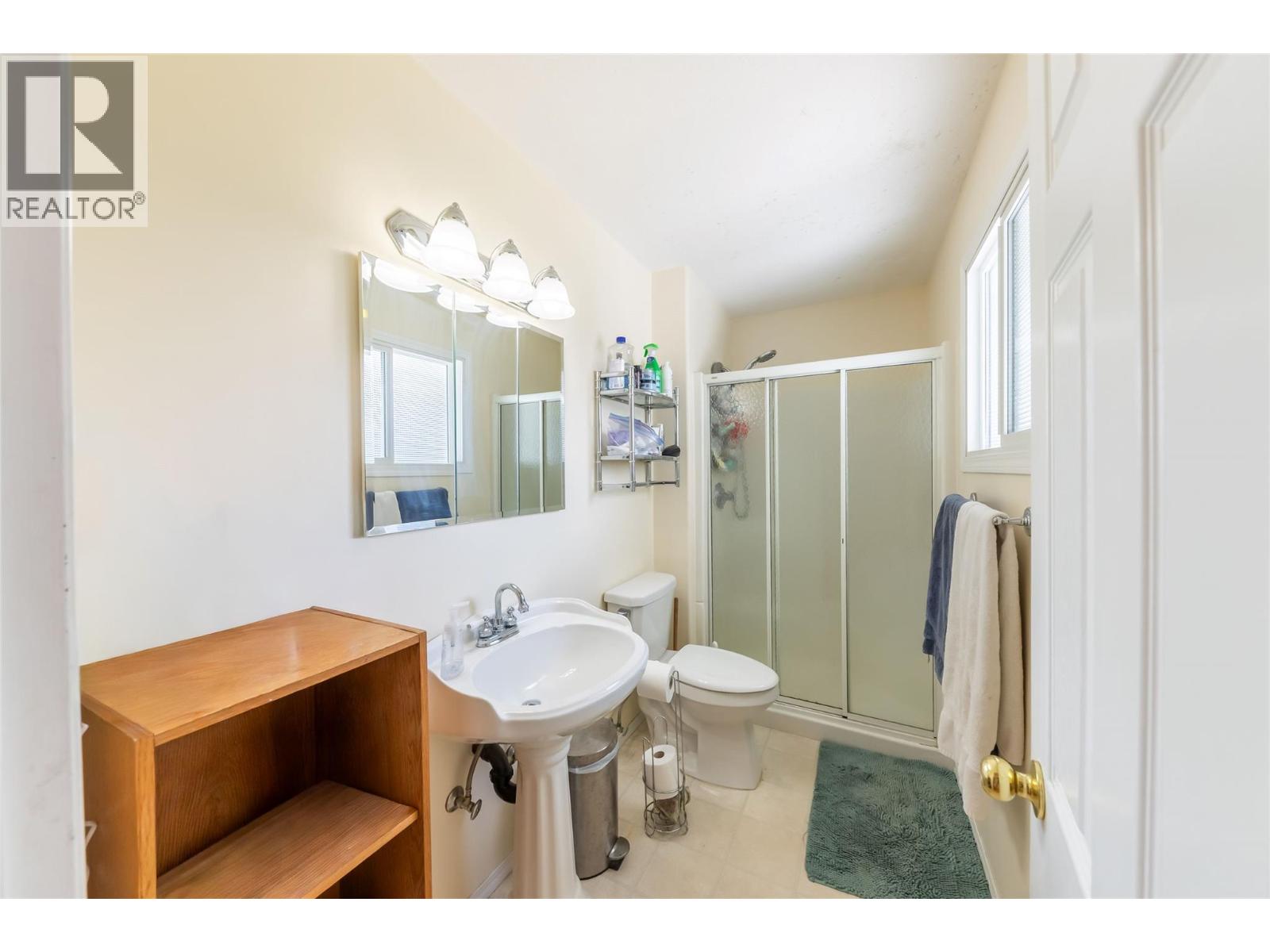 690 Fraser Street - 16