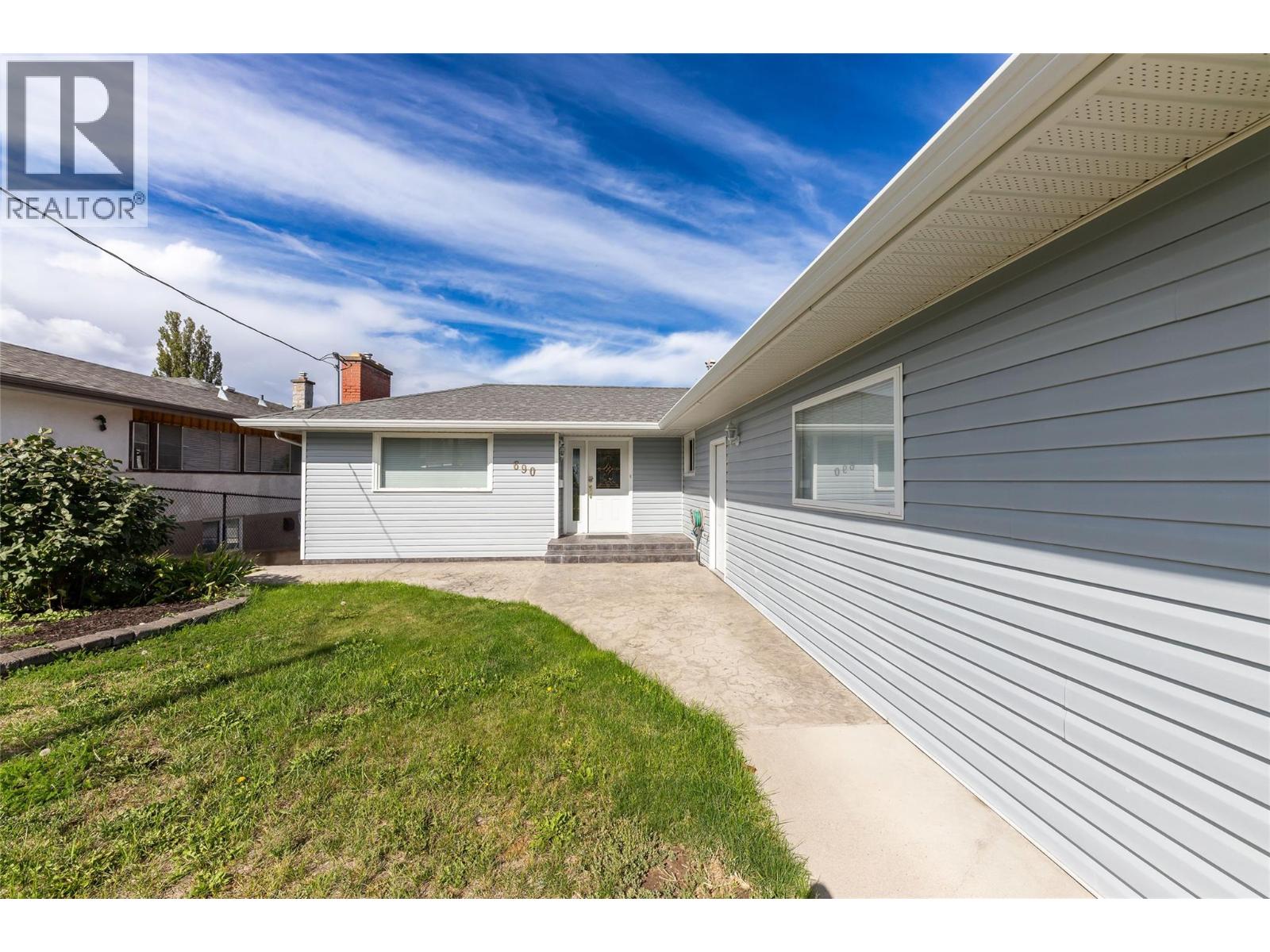 690 Fraser Street - Image 33