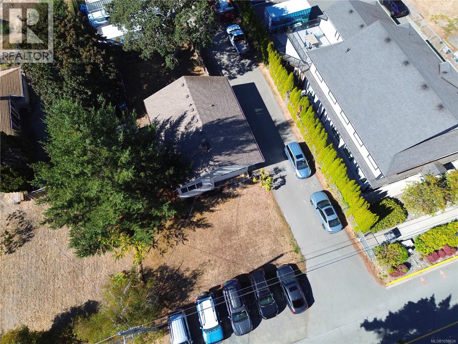 589 Ledsham Road, Colwood, British Columbia, V9C1J9, Colwood, British Columbia — photo 3 of 5