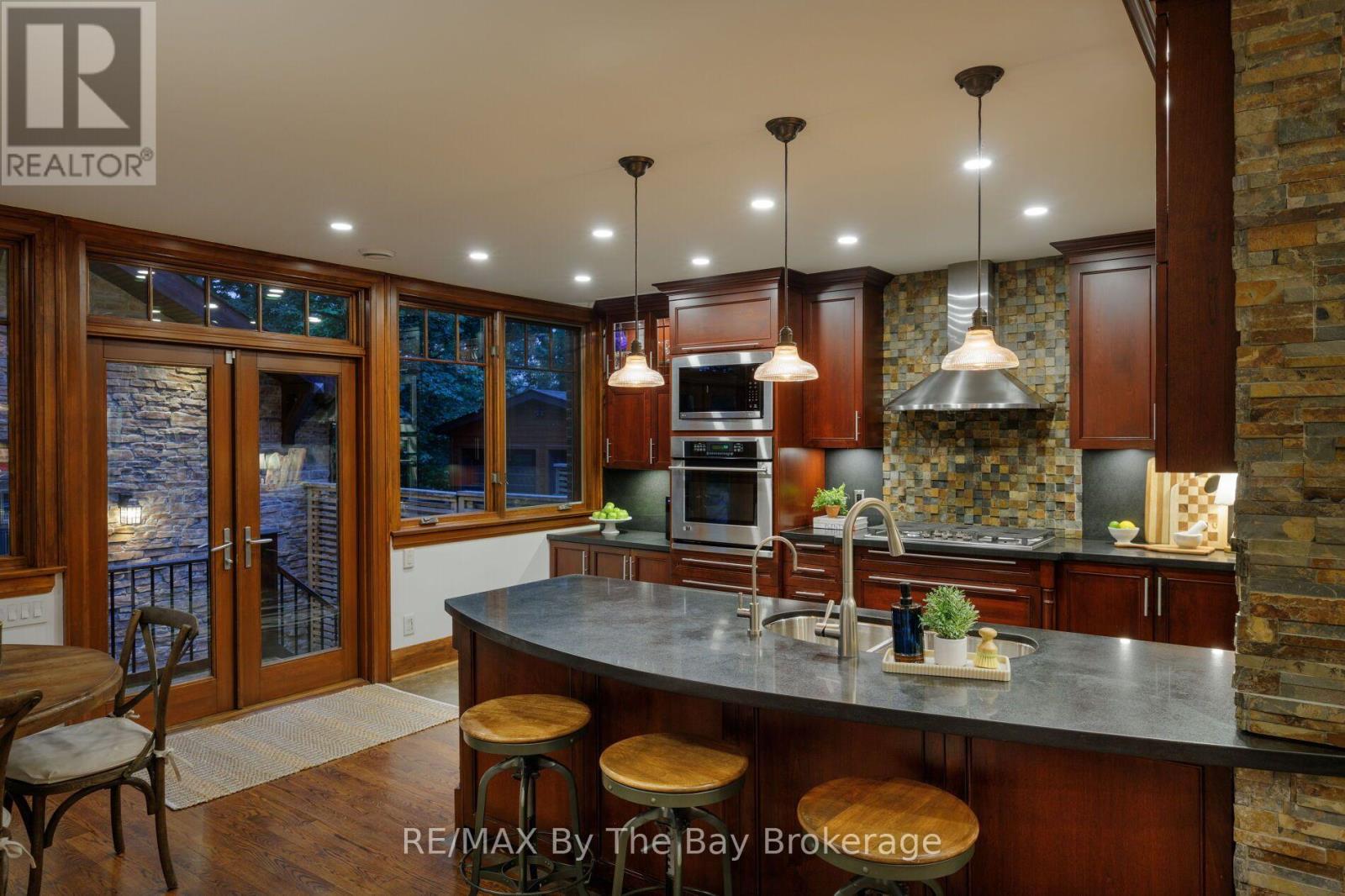 44 RAMBERT CRESCENT - 3