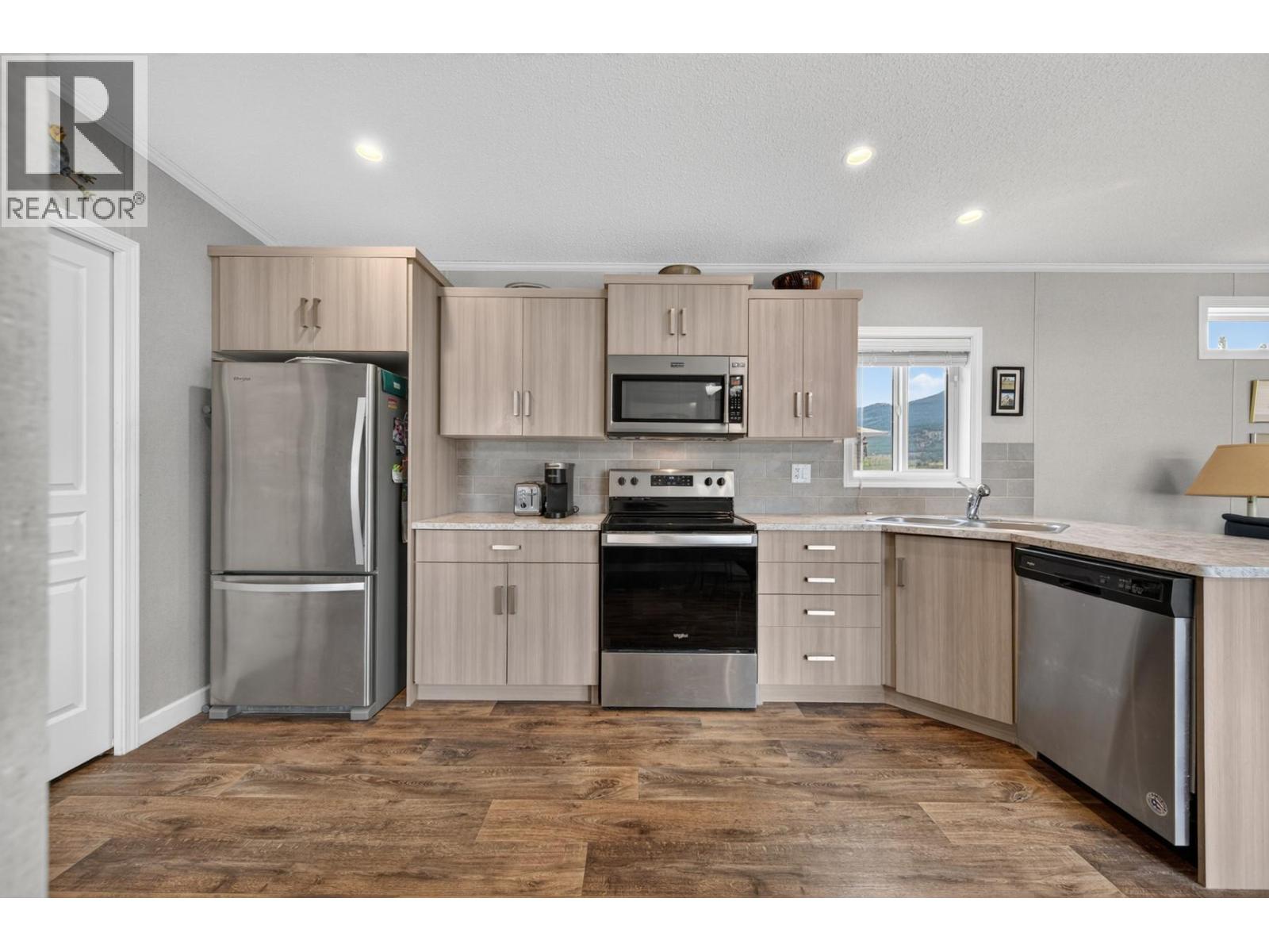 #116 5005 River Road - 7