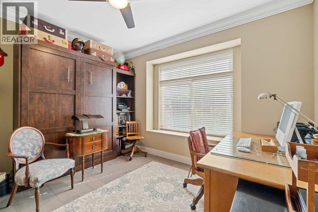 #1 1581 20 Street NE - Image 35