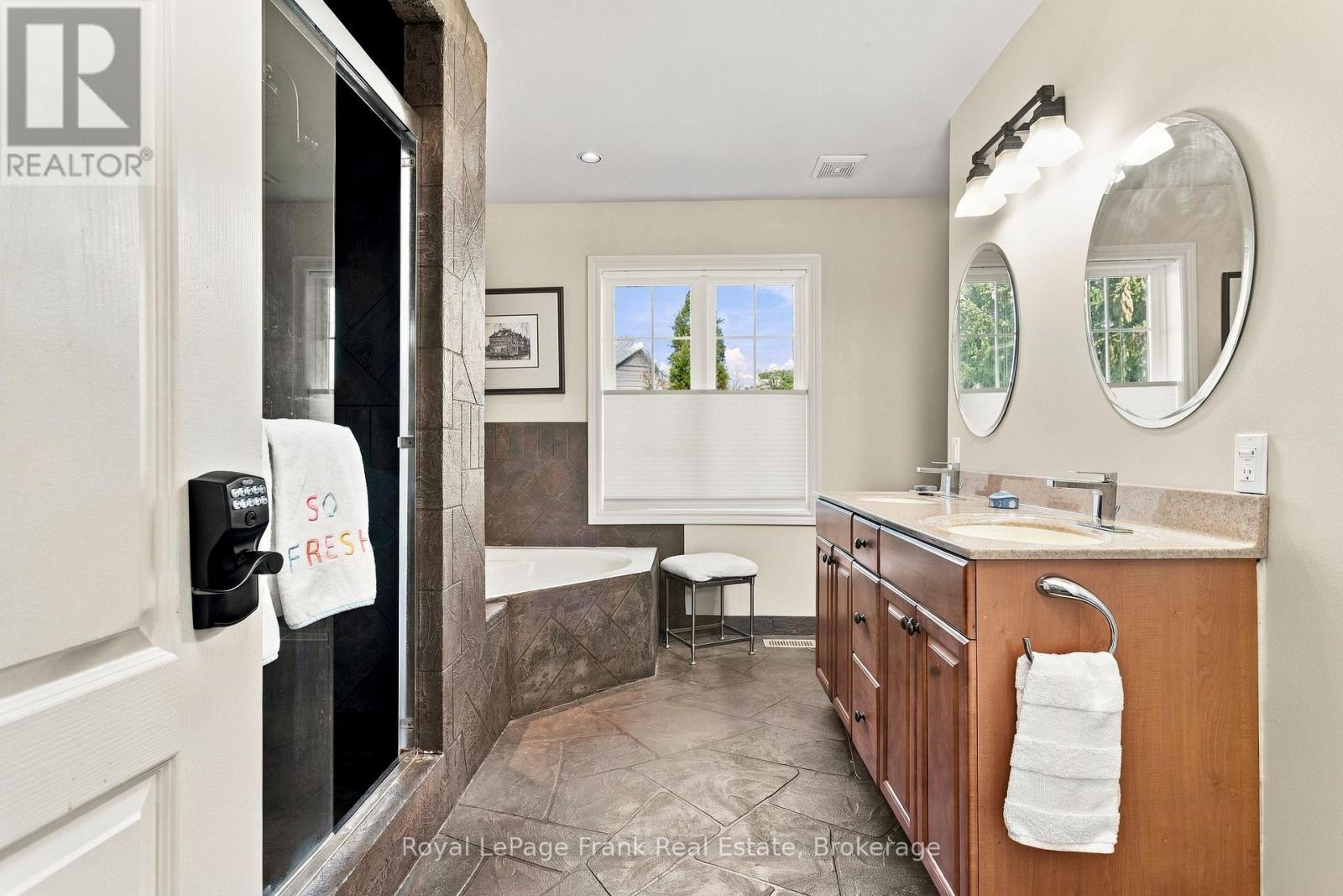 7 VERNA DRIVE - Image 35