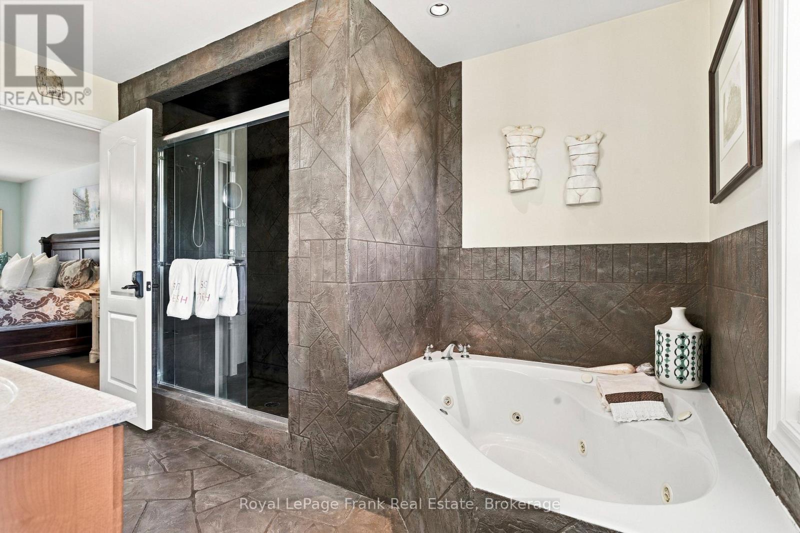 7 VERNA DRIVE - Image 36