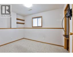 812 Red Crow Boulevard W - photo 17