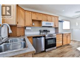 812 Red Crow Boulevard W - photo 8