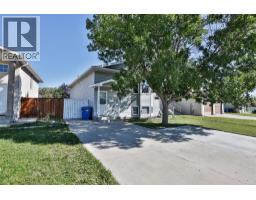 812 Red Crow Boulevard W - photo 1