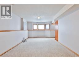 812 Red Crow Boulevard W - photo 15