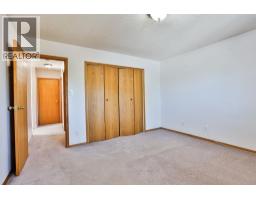 812 Red Crow Boulevard W - photo 12