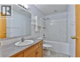 812 Red Crow Boulevard W - photo 10