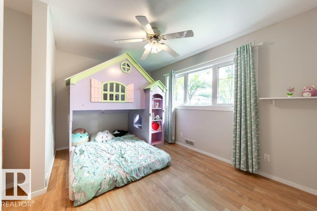 9512 76 ST NW - 21