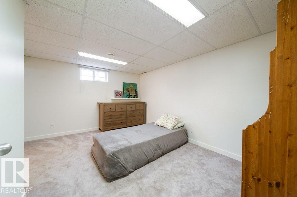 9512 76 ST NW - 30