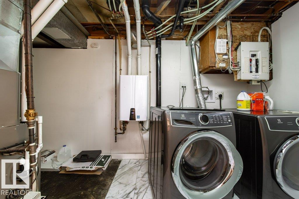 9512 76 ST NW - 33