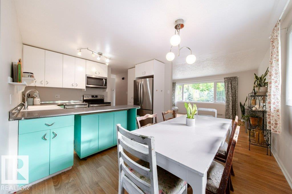9512 76 ST NW - 9