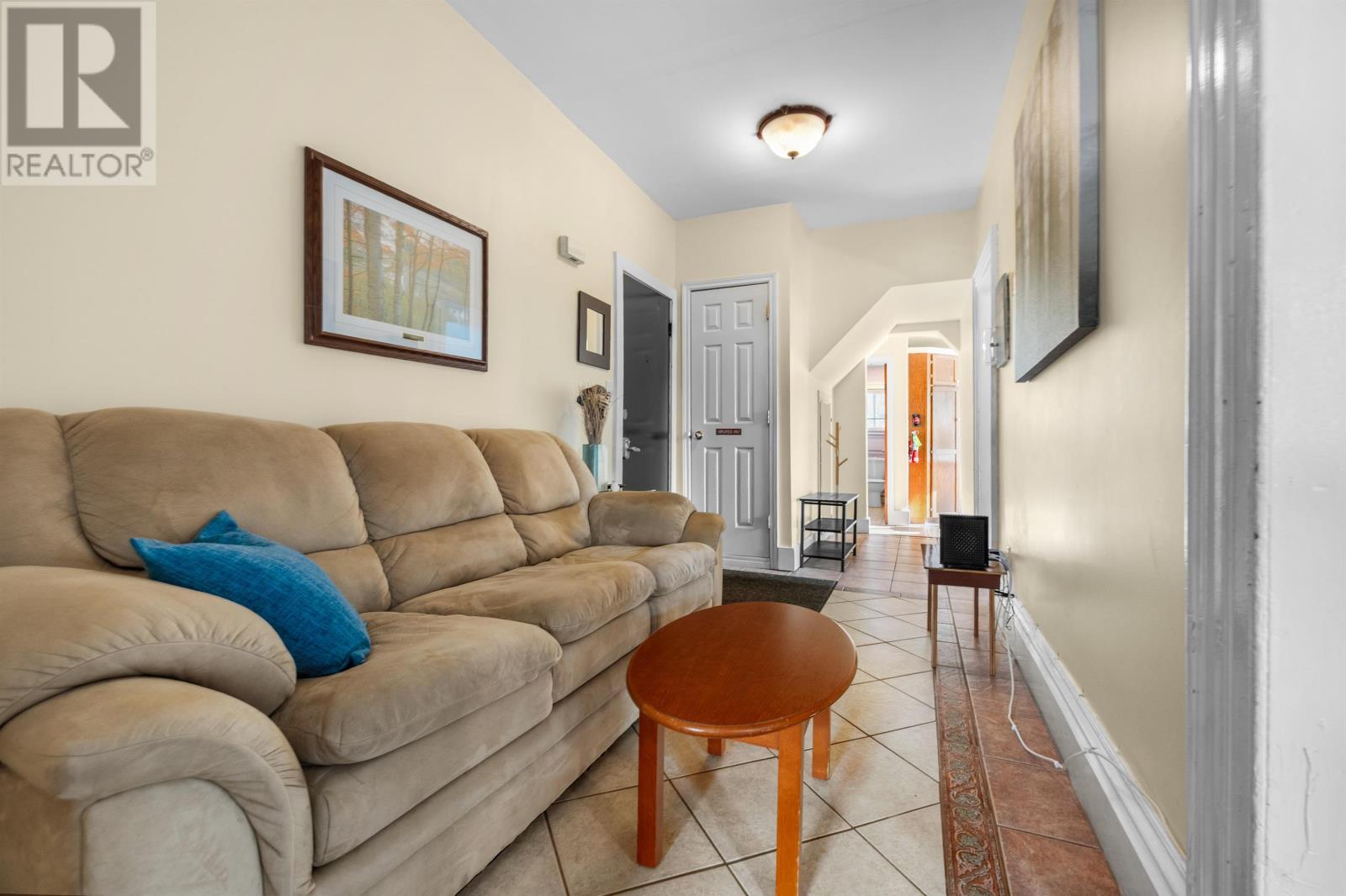 48-52 HILLSBOROUGH Street - 22