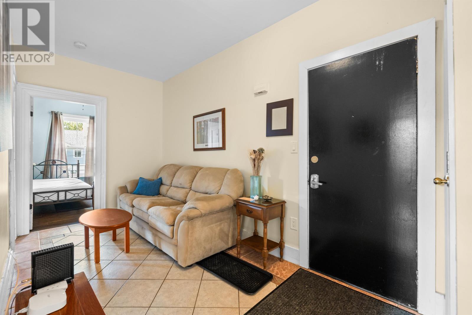 48-52 HILLSBOROUGH Street - 21