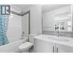 4pc Bathroom - 44 Amblefield Avenue Nw, Calgary, AB T3P2C1 Photo 17