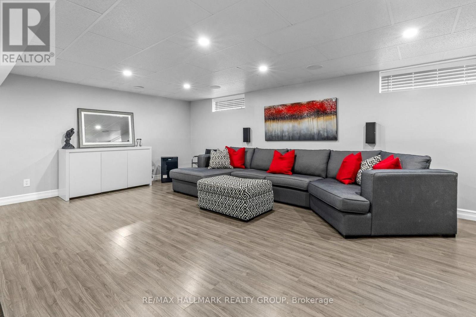 1240 ARBUSTE AVENUE - 33