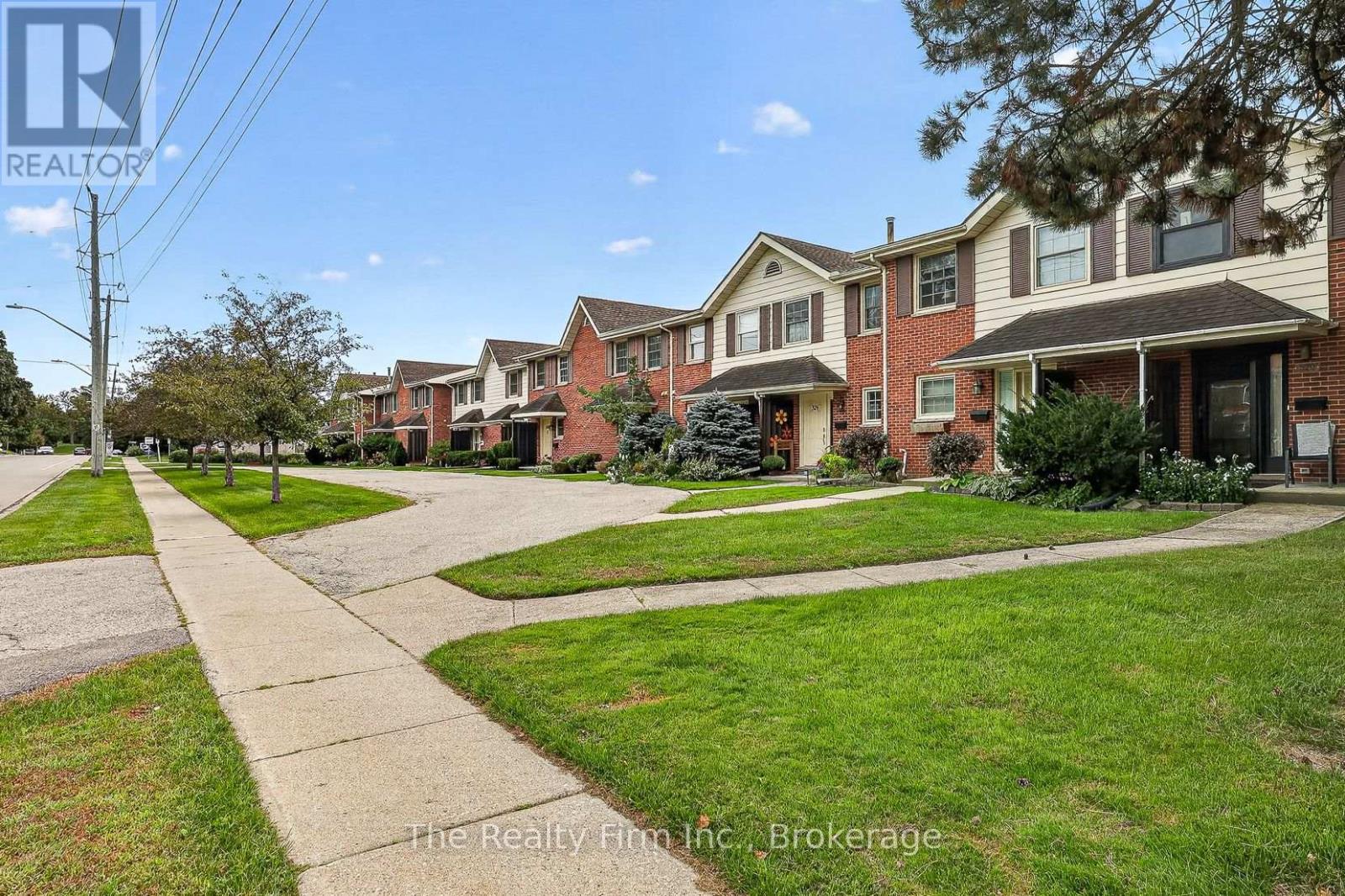 528 INGERSOLL AVENUE, Woodstock (Woodstock - North) — photo 4
