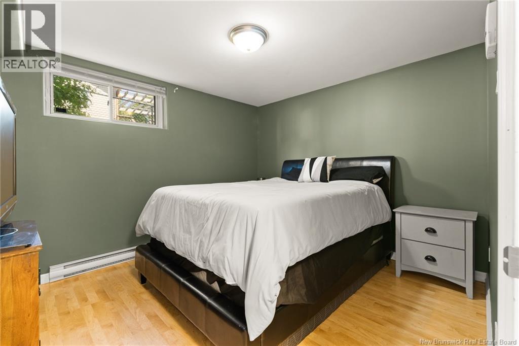 35 Du Ruisseau Street - 33