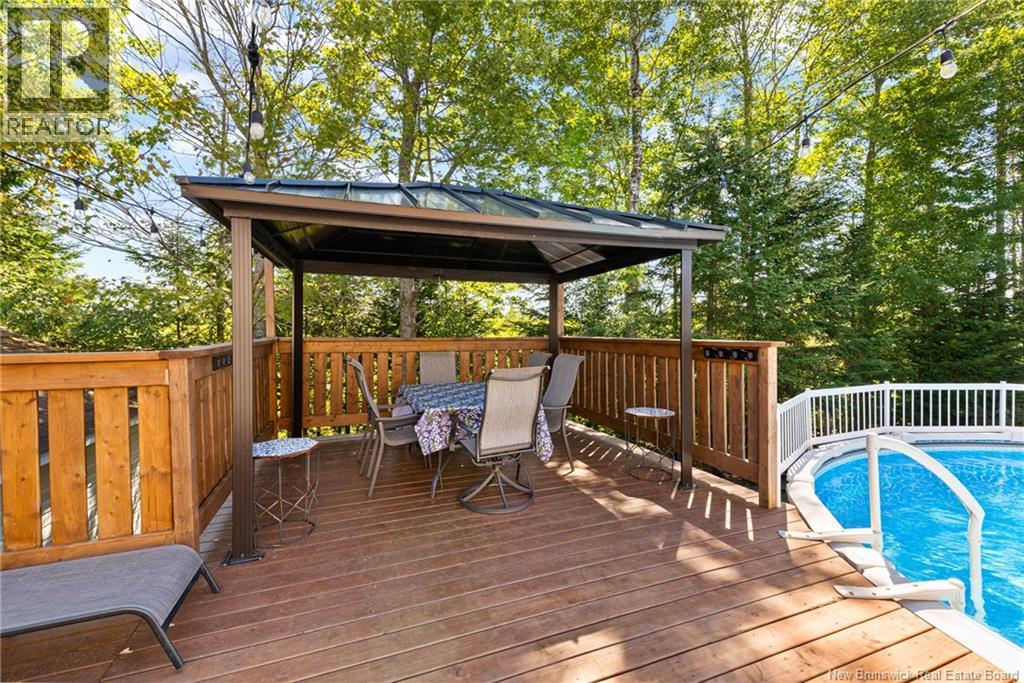35 Du Ruisseau Street - 36