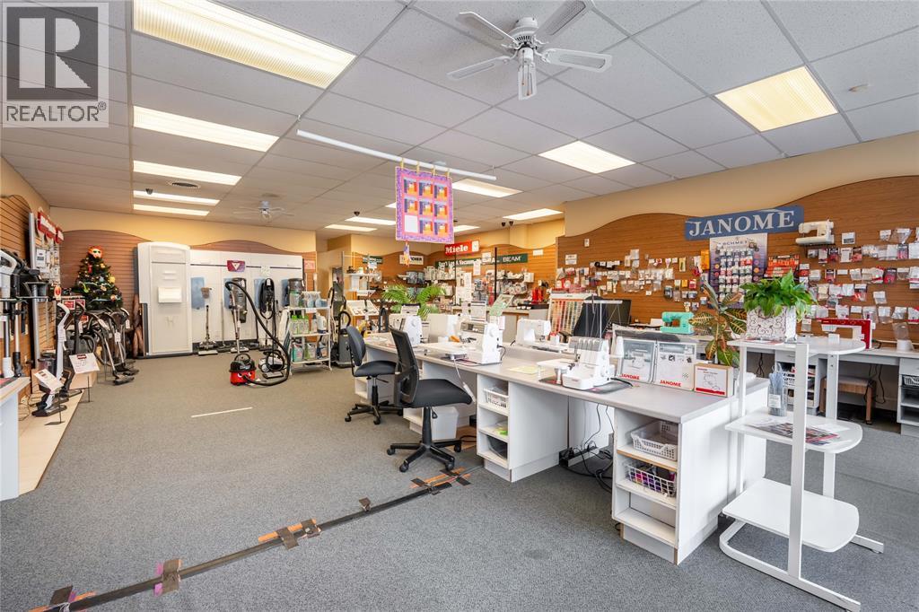 110 MITTON STREET South, Sarnia — photo 4