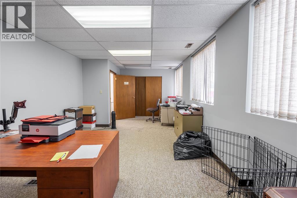 110 MITTON STREET South, Sarnia — photo 32