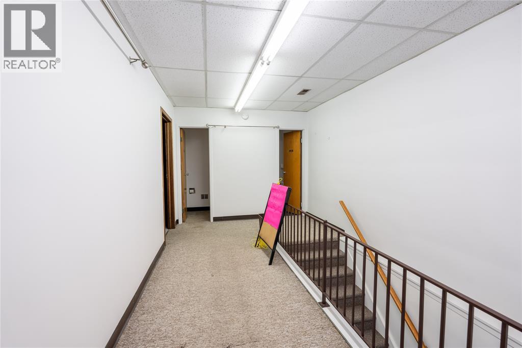 110 MITTON STREET South, Sarnia — photo 33