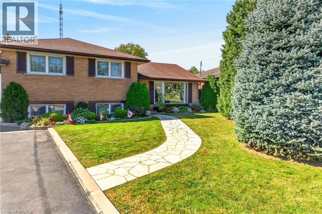 994 BARTON Street, Stoney Creek — photo 2