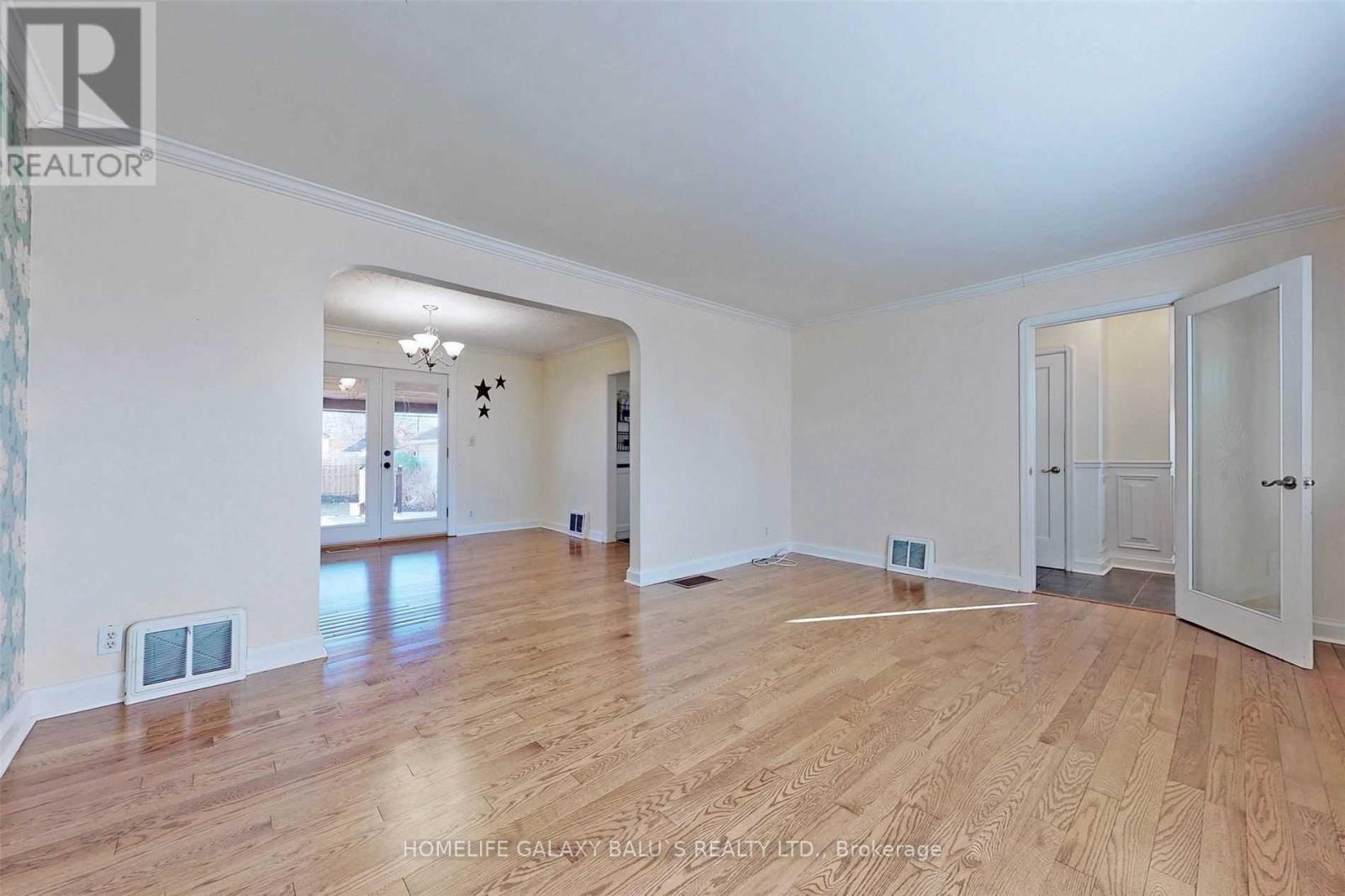 135 HIGHLAND AVENUE, Oshawa (Central) — photo 4