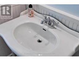 135 Highland Avenue, Oshawa, ON L1H6A5 Photo 28