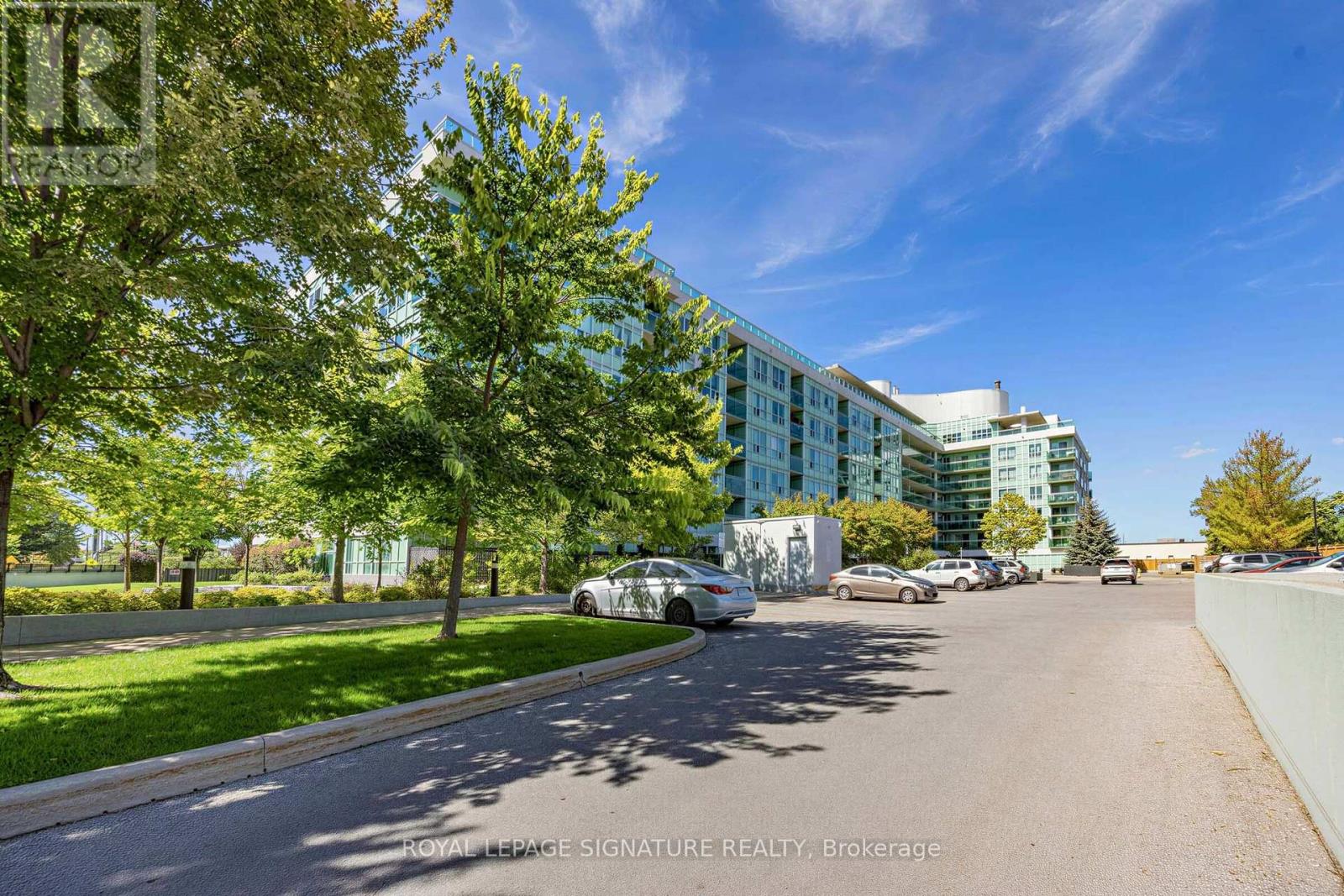 322 - 60 FAIRFAX CRESCENT, Toronto (Clairlea-Birchmount)