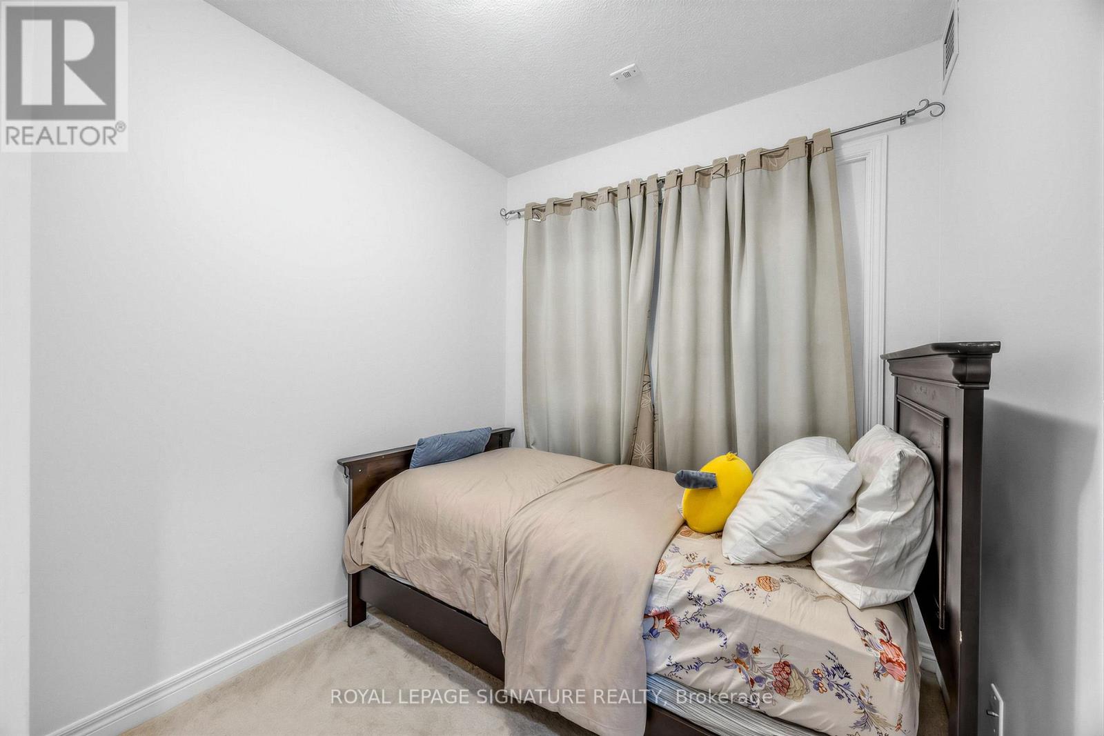 #322 60 FAIRFAX CRESCENT - 20