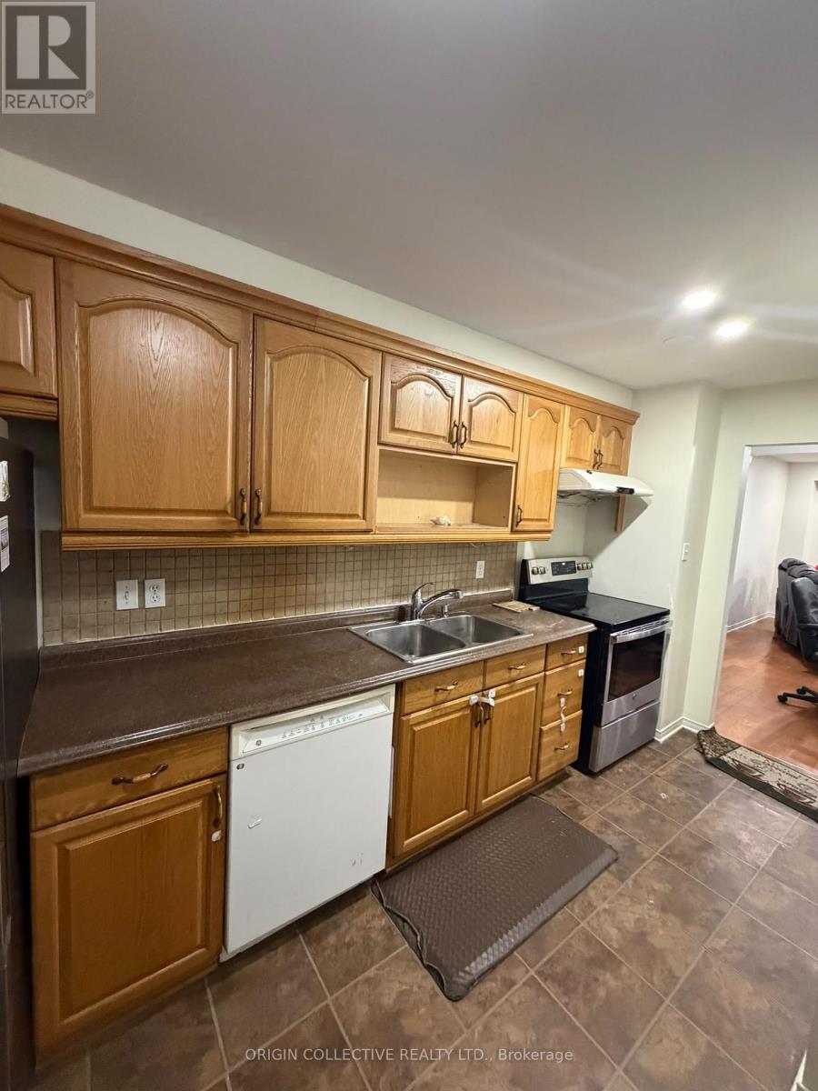MAIN & SECOND FLOOR - 10 MOONBEAM GROVE S, Toronto (Malvern) — photo 11