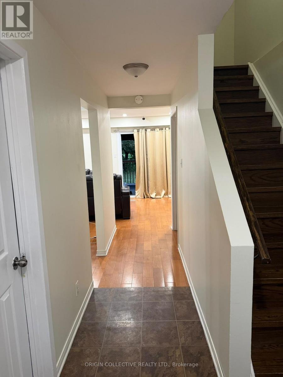 MAIN & SECOND FLOOR - 10 MOONBEAM GROVE S, Toronto (Malvern) — photo 5