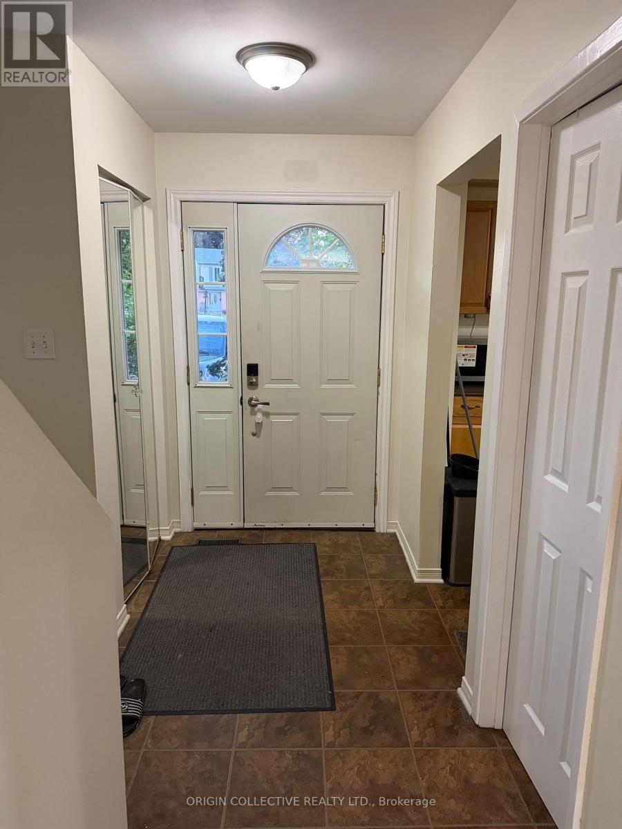 MAIN & SECOND FLOOR - 10 MOONBEAM GROVE S, Toronto (Malvern) — photo 6