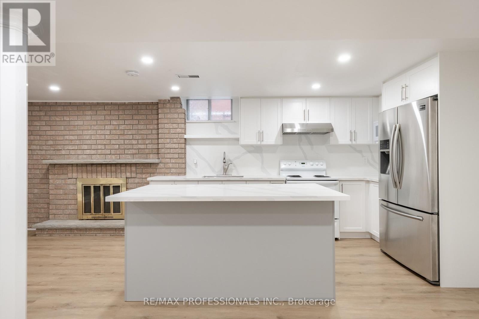 LOWER SUITE - 24 KEEFER COURT, Vaughan (Brownridge) — photo 9