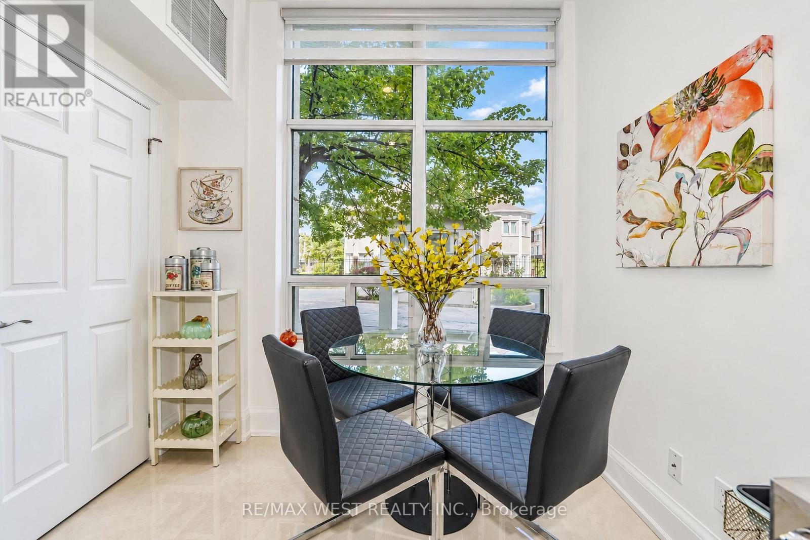 105 - 1 EMERALD LANE, Vaughan (Crestwood-Springfarm-Yorkhill) — photo 4