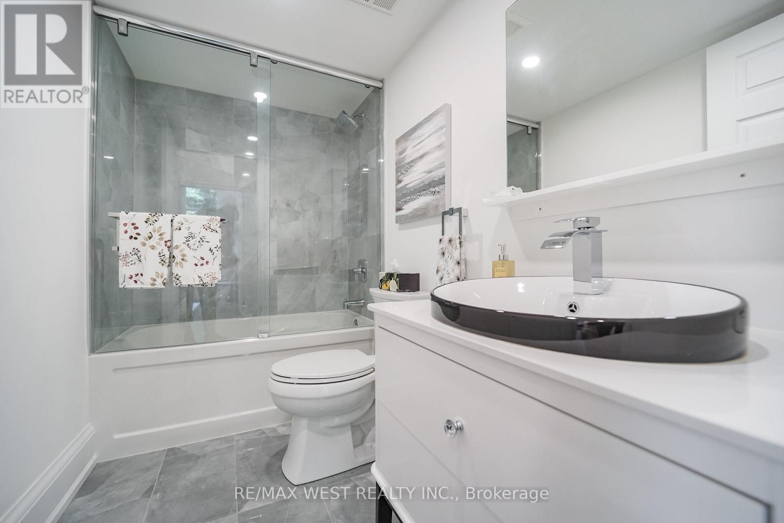 105 - 1 EMERALD LANE, Vaughan (Crestwood-Springfarm-Yorkhill) — photo 6