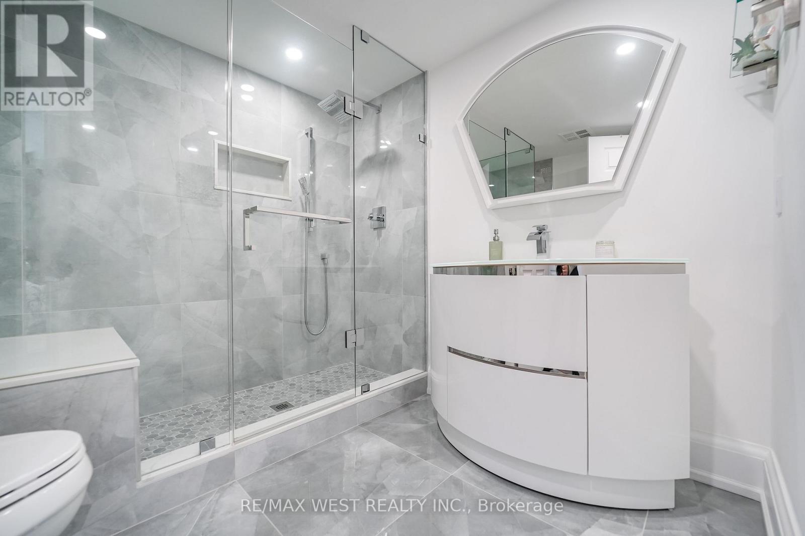 105 - 1 EMERALD LANE, Vaughan (Crestwood-Springfarm-Yorkhill) — photo 9