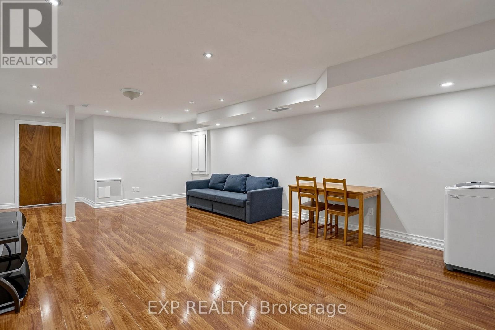99 SAFFRON STREET - Image 37