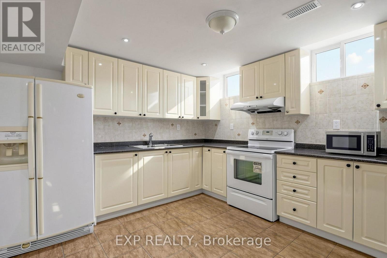 99 SAFFRON STREET - Image 40