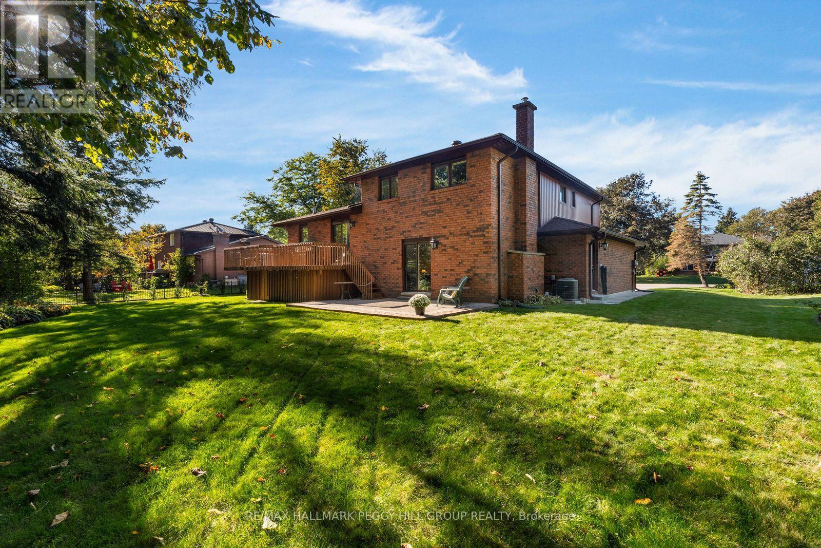 17 HOLLOWAY LANE - 16