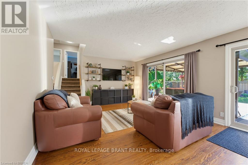 27 BRIER CRESCENT - 13