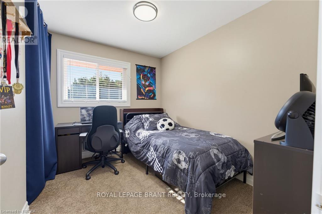 27 BRIER CRESCENT - 22